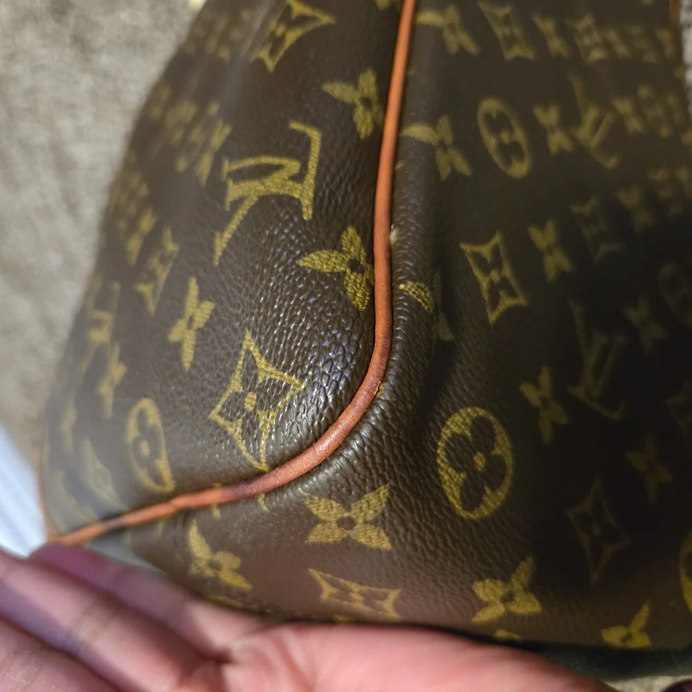 Authentic Louis Vuitton Deauville Monogram Canvas Handbag - Picture 9 of 16